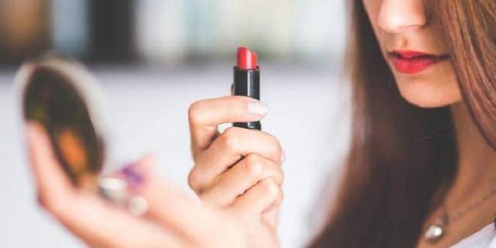 Man divorces wife for ‘deceiving him’ by wearing too much make-up